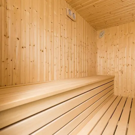 Superior Two 茨里克韦尼察