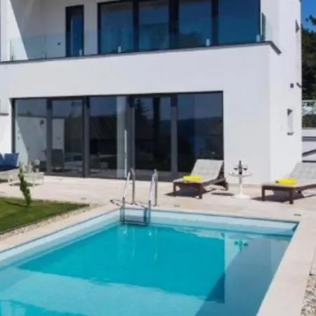 Vila Superior Two